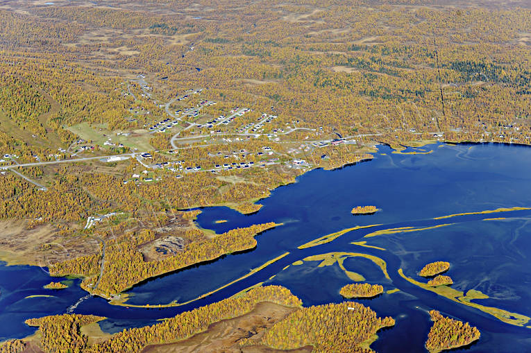 Stugby Klimpfjäll Storvallen anläggningar, drönarbilder, drönarfoto, fjällanläggningar, flygbild, flygbilder, Flygfoto, flygfoton, höst, höstfärger, Klimpfjäll, Klimpviken, Kultsjön, Landskap, lappland, Storvallen, stugby