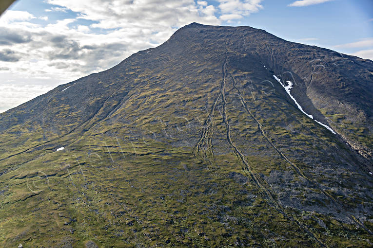 Stuor-Jierta Fjällsida bäckfåror, bäckraviner, drönarbild, drönarbilder, drönarfoto, fjäll, fjällsida, flygbild, flygbilder, Flygfoto, flygfoton, Landskap, lappland, sommar, Stuor-Jierta