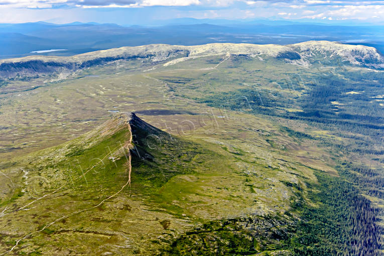 Städjan och Nipfjället Dalarna, drönarbilder, drönarfoto, fjäll, fjällbilder, FJÄLLEN, fjällkam, fjälltopp, flygbild, flygbilder, Flygfoto, flygfoton, Landskap, Nipfjället, sommar, stigar, Städjan, vandringsleder