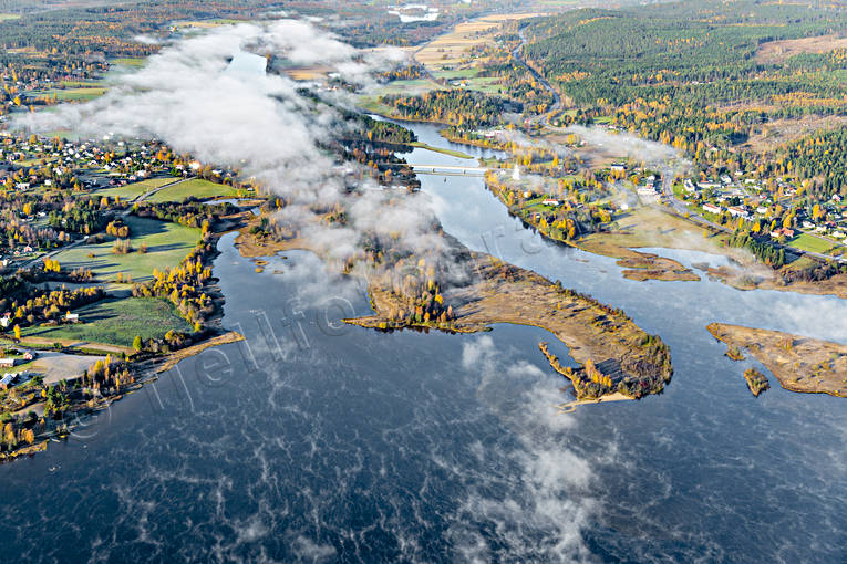 Stöde vid Ljungan Flygfoto dimma, drönarbilder, drönarfoto, flygbild, flygbilder, Flygfoto, flygfoton, höst, Ljungan, Medelpad, samhällen, Stöde, Stödesjön