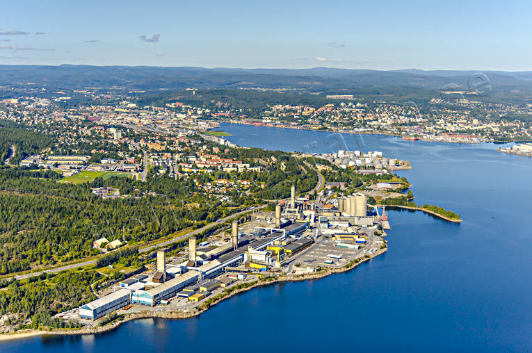 Sundsvall innan bron Aluminiumverk, anläggningar, drönarbilder, drönarfoto, fabrik, flygbild, flygbilder, Flygfoto, flygfoton, hamn, Kubal, Kubikenborg, Landskap, Medelpad, oljehamn, sommar, städer, Sundsvall