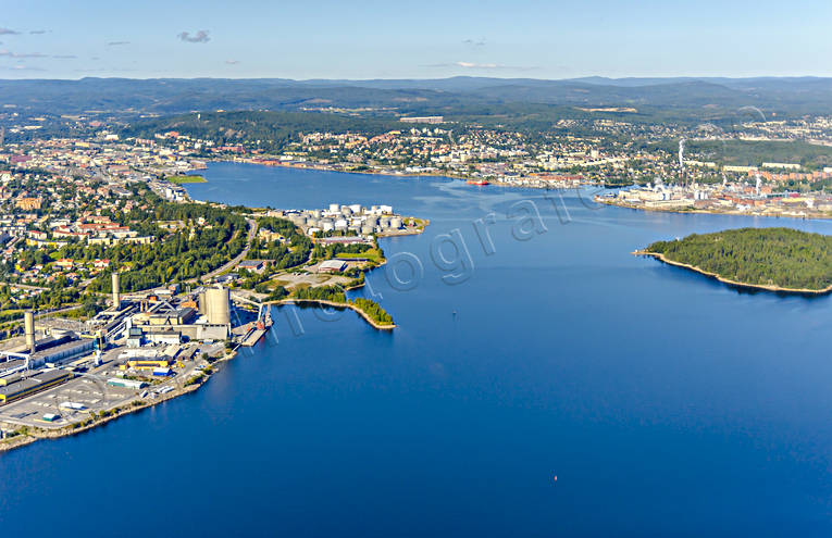 Sundsvall innan bron anläggningar, drönarbilder, drönarfoto, fabrik, flygbild, flygbilder, Flygfoto, flygfoton, hamn, havsvik, industrier, industristad, Landskap, Medelpad, oljehamn, sommar, städer, Sundsvall, Sundsvallsbukten, Tjuvholmen, Tjyvholmen, vik