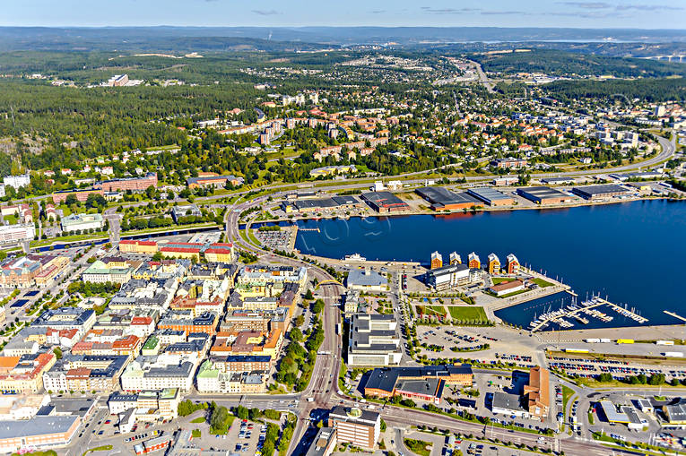 Sundsvall innan bron drönarbilder, drönarfoto, flygbild, flygbilder, Flygfoto, flygfoton, hamnen, industristad, Landskap, Medelpad, småbåtshamn, sommar, städer, Sundsvall, Sundsvallsfjärden, Östermalm