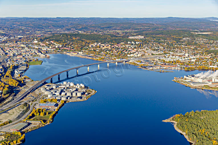 Sundsvallsbron Flygfoto bro, drönarbilder, drönarfoto, flygbild, flygbilder, Flygfoto, flygfoton, höst, Medelpad, städer, Sundsvall, Sundsvallsbron, Sundsvallsfjärden