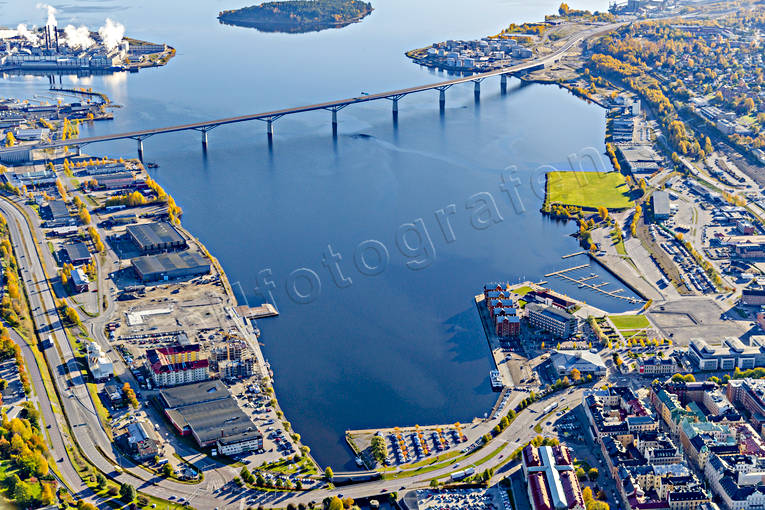 bro, drönarbilder, drönarfoto, flygbild, flygbilder, Flygfoto, flygfoton, höst, Medelpad, städer, Sundsvall, Sundsvallsbron