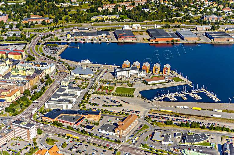 Sundsvallsfjärden Sundsvall drönarbilder, drönarfoto, flygbild, flygbilder, Flygfoto, flygfoton, hamnen, industristad, Landskap, Medelpad, småbåtshamn, sommar, städer, Sundsvall, Sundsvallsfjärden, Östermalm