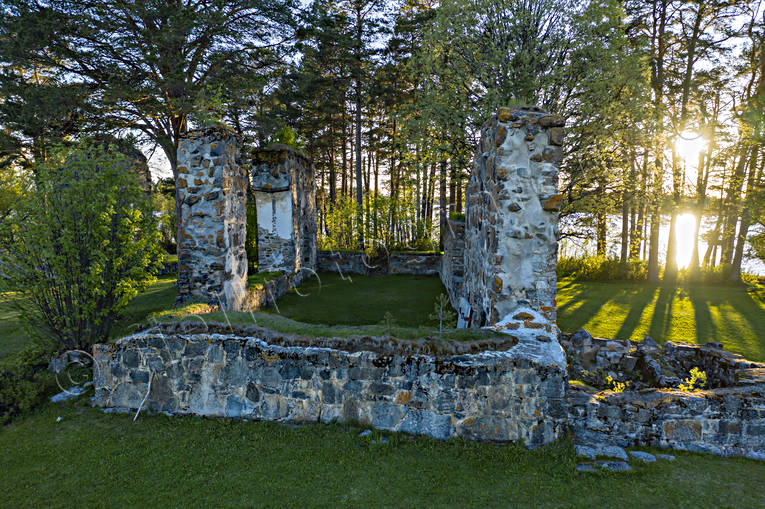 Sunne Kyrkoruin och Kastal anläggningar, byggnationer, drönarbild, drönarbilder, drönarfoto, flygbild, flygbilder, Flygfoto, flygfoton, forntid, Jämtland, kastal, kultur, kyrkoruin, ruin, ruiner, Sunne