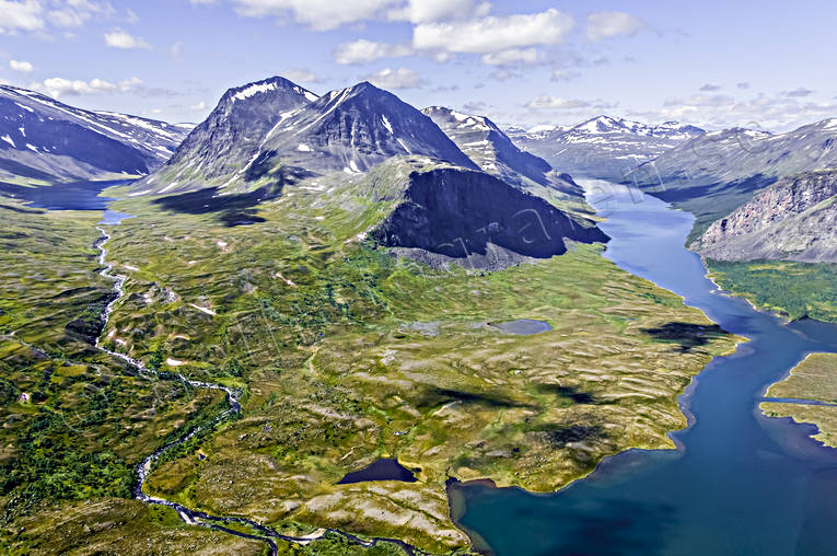 Suorrekaise och Padje-Kaitumjaure drönarbilder, drönarfoto, fjällbilder, FJÄLLEN, flygbild, flygbilder, Flygfoto, flygfoton, Kaitumjaure, Landskap, Laponia, lappland, Livamjaure, sommar, Suorregaise, Suorrekaise