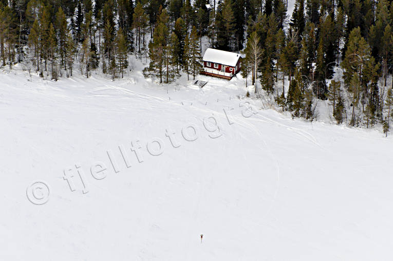 drnarbilder, drnarfoto, flygbild, flygbilder, Flygfoto, flygfoton, Jmtland, Mellansvartsjn, stugor, Svartsjarna, Svartsjstugan, vinter