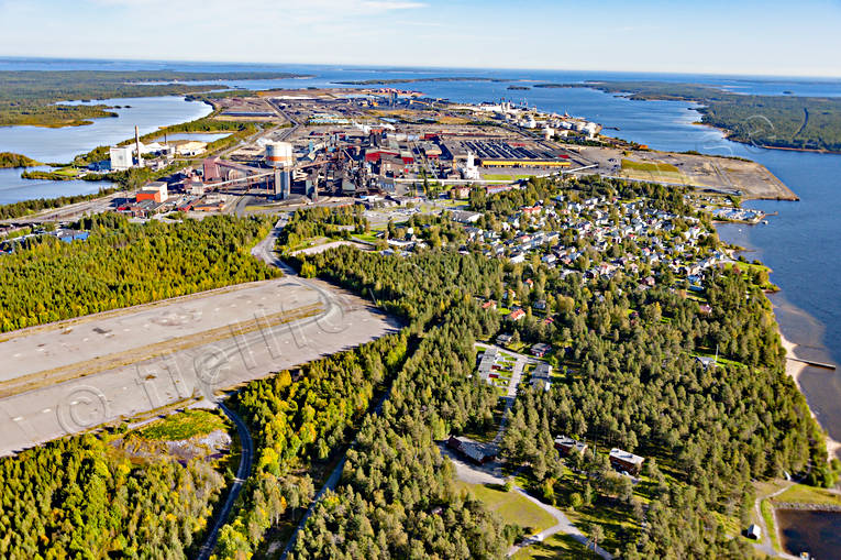 Svartsjöstaden Luleå Flygfoto anläggningar, drönarbilder, drönarfoto, flygbild, flygbilder, Flygfoto, flygfoton, Gräsören, Hertsöfjärden, höst, industriområde, järnverk, Luleå, Norrbotten, samhällen, Sandöfjärden, Svartö, Svartöstaden