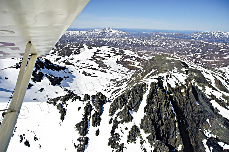 Sylarna i Jämtlandsfjällen drönarbilder, drönarfoto, fjällen, flygbild, flygbilder, Flygfoto, flygfoton, Jämtland, Landskap, sylarna, Sylarnamassivet, vår