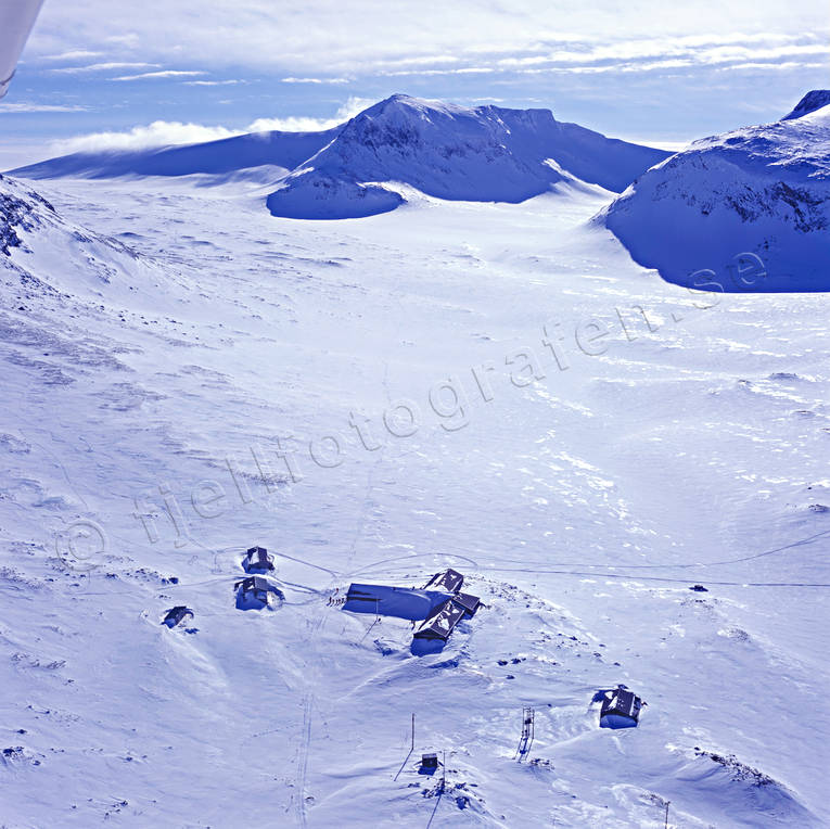 Sylarna med fjällstationen anläggningar, drönarbilder, drönarfoto, fjällstationen, flygbild, flygbilder, Flygfoto, flygfoton, Jämtland, Landskap, slottet, Svenska Fjällen, sylarna, Sylstationen, Tempeldalen, templet, vinter