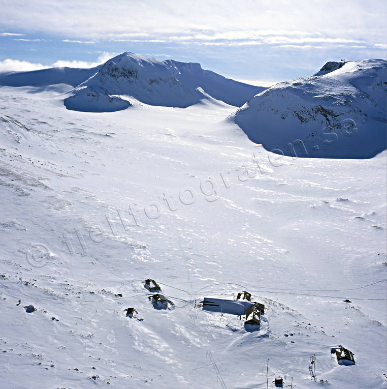Sylarna och fjällstationen drönarbilder, drönarfoto, fjäll, fjällstation, fjällvandra, flygbild, flygbilder, Flygfoto, flygfoton, Jämtland, Landskap, sylarna, vinter, vinterlandskap