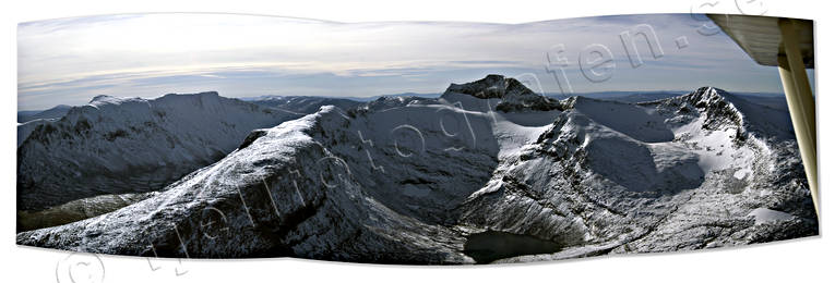 Sylarna snöpudrade drönarbilder, drönarfoto, fjäll, fjälltoppar, flygbild, flygbilder, Flygfoto, flygfoton, Jämtland, Landskap, panorama, panoramabilder, snö, snöpudrade, storbild, storbilder, sylarna, vinter
