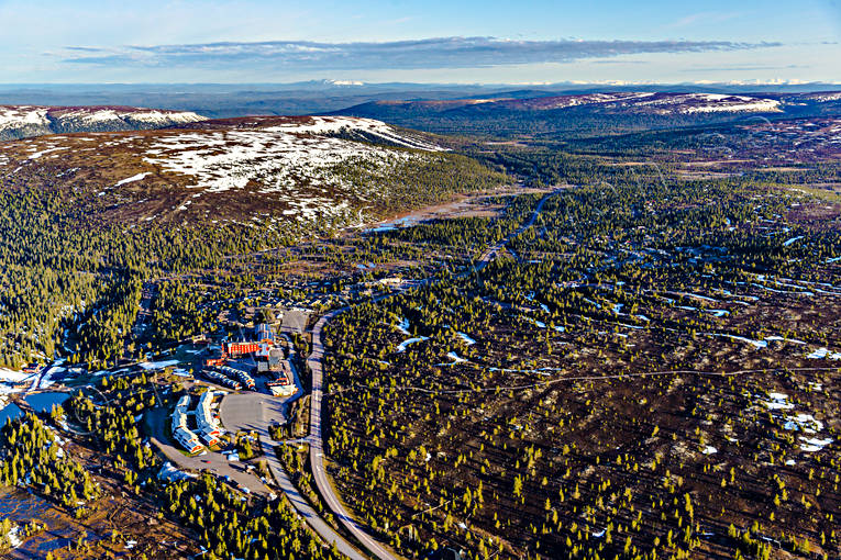 Sälens Högfjällshotell anläggningar, Dalarna, drönarbilder, drönarfoto, flygbild, flygbilder, Flygfoto, flygfoton, Högfjällshotell, skidanläggning, skidbackar, skidort, SkiStar, Sälens, vår