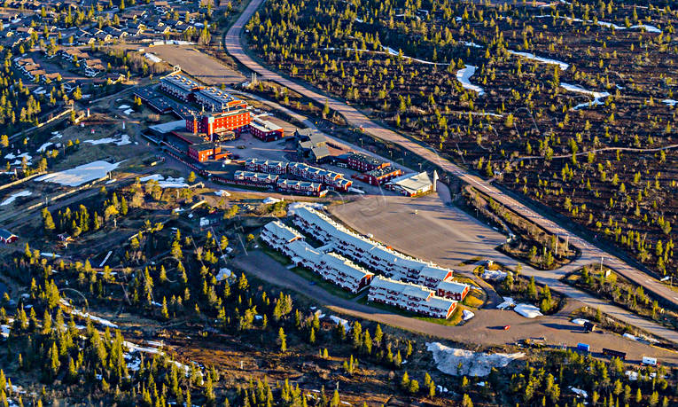 Sälens Högfjällshotell anläggningar, Dalarna, drönarbilder, drönarfoto, flygbild, flygbilder, Flygfoto, flygfoton, Högfjällshotell, skidanläggning, skidbackar, skidort, SkiStar, Sälens, vår