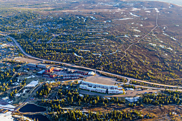 Sälens Högfjällshotell anläggningar, Dalarna, drönarbilder, drönarfoto, flygbild, flygbilder, Flygfoto, flygfoton, Högfjällshotell, skidanläggning, skidbackar, skidort, SkiStar, Sälens, vår