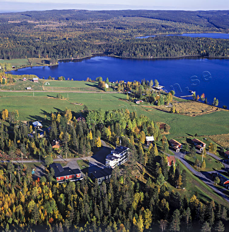 Sällsjögården och Sällsjön byar, byggnationer, drönarbilder, drönarfoto, flygbild, flygbilder, Flygfoto, flygfoton, gårdar, höst, Jämtland, Landskap, Sällsjö, Sällsjögården, Sällsjön