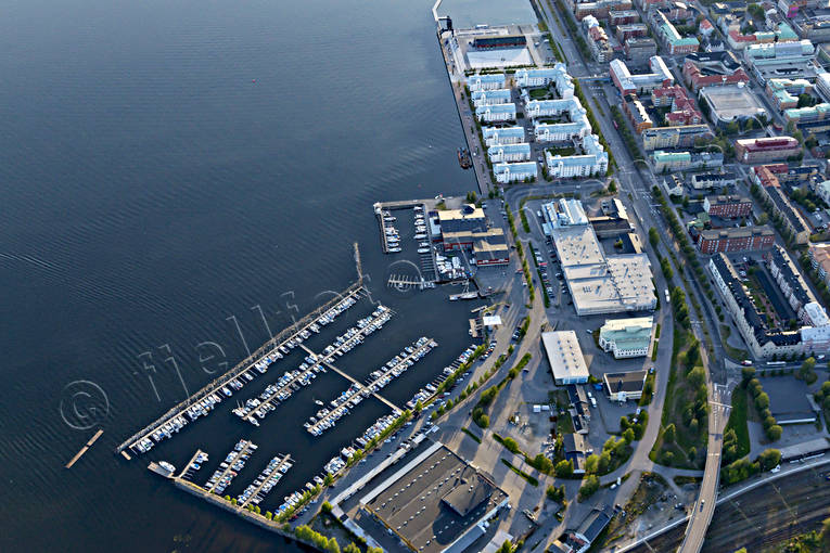 Södra hamnen Luleå drönarbilder, drönarfoto, flygbild, flygbilder, Flygfoto, flygfoton, gästhamn, Luleå, Norrbotten, småbåtshamn, sommar, städer, Södra hamnen