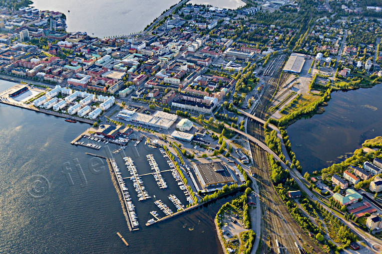 Södra hamnen Luleå Flygfoto drönarbilder, drönarfoto, flygbild, flygbilder, Flygfoto, flygfoton, gästhamn, Luleå, Norrbotten, småbåtshamn, sommar, städer, Södra hamnen