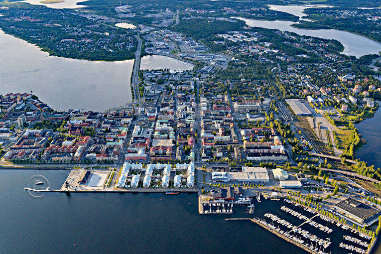 Södra hamnen Luleå Flygfoto drönarbilder, drönarfoto, flygbild, flygbilder, Flygfoto, flygfoton, gästhamn, Luleå, Norrbotten, småbåtshamn, sommar, städer, Södra hamnen