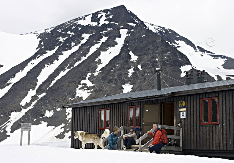 Tarfala STF fjällstuga fjäll, fjällen, fjällstuga, fjälltopp, fjällvandrare, Kebnekaise, lappland, natur, snö, STF, Tarfala
