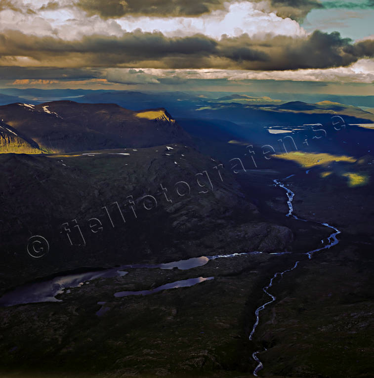 Tarraätno nedströms Tarrauare drönarbilder, drönarfoto, flygbild, flygbilder, Flygfoto, flygfoton, Landskap, lappland, Luoppal, sarek, sommar, Svenska Fjällen, Tarradalen, Tarraure, Tarraätno