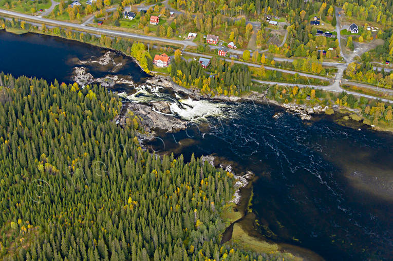Tegeforsen i Åreälven drönarbilder, flygbilder, Flygfoto, fors, höst, Jämtland, Tegeforsen, vattendrag, vattenfall, Åreälven, älvar