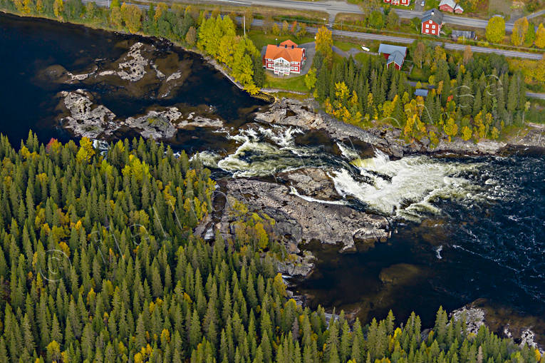 Tegeforsen i Åreälven drönarbilder, drönarfoto, flygbild, flygbilder, Flygfoto, flygfoton, fors, höst, Jämtland, Tegeforsen, vattendrag, vattenfall, Åreälven, älvar