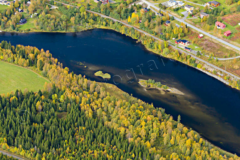 Tegeforsen i Åreälven drönarbilder, drönarfoto, flygbild, flygbilder, Flygfoto, flygfoton, fors, höst, Jämtland, Tegeforsen, vattendrag, vattenfall, Åreälven, älvar