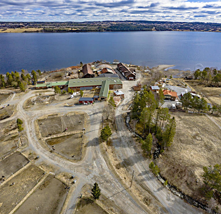 Tegelbruket Vålbacken Drönarfoto anläggningar, drönarbild, drönarbilder, drönarfoto, flygbild, flygbilder, Flygfoto, flygfoton, Jämtland, ridskola, Tegelbolaget, tegelbruk, Tegelbruket, Vålbacken