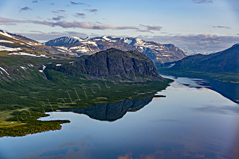 Tjålebakte vid Situjaure drönarbild, drönarbilder, drönarfoto, flygbild, flygbilder, Flygfoto, flygfoton, Landskap, lappland, Situjaure, skollor, sommar, Tjålebakte