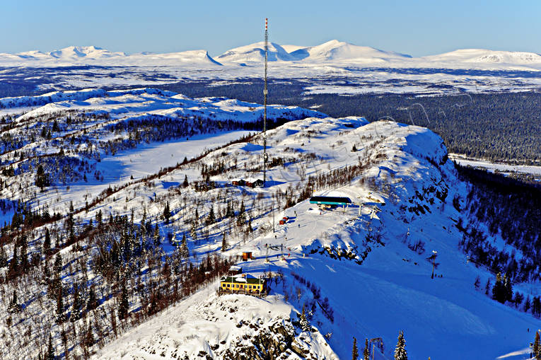 Toppstugan Funäsdalsberget drönarbilder, drönarfoto, flygbild, flygbilder, Flygfoto, flygfoton, funäsdalen, Funäsdalsberget, Helags, Härjedalen, Landskap, mast, radiomast, samhällen, Toppstugan, vinter