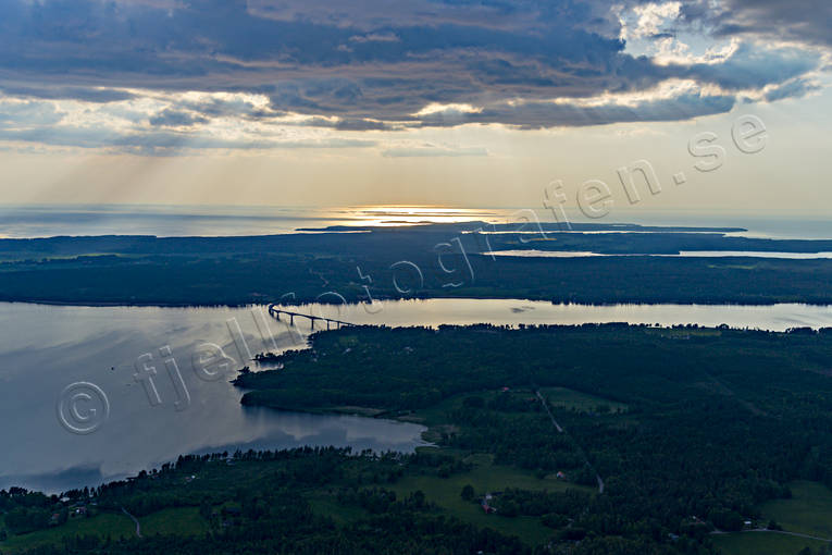Torsö i Vänern bro, drönarbilder, drönarfoto, flygbild, flygbilder, Flygfoto, flygfoton, Fågelö, Hemmingstorp, Landskap, sommar, Sundet, Sundsören, Torsö, Västergötland