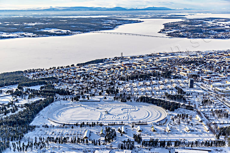 Travet Östersund Flygfoto Vinter anläggningar, drönarbilder, drönarfoto, flygbild, flygbilder, Flygfoto, flygfoton, Jämtland, samhällen, travbana, travet, Vallsundet, Vallsundsbron, vintertrav, Östersund, Östersundstravet