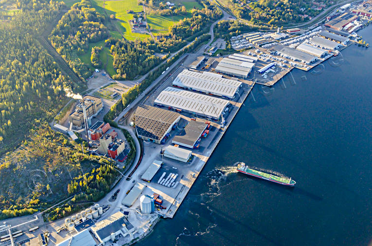 Tunadalshamnen Flygfoto Alnösundet, drönarbilder, drönarfoto, flygbild, flygbilder, Flygfoto, flygfoton, hamn, höst, Korstaudden, Medelpad, städer, Sundsvall, Tunadalshamnen