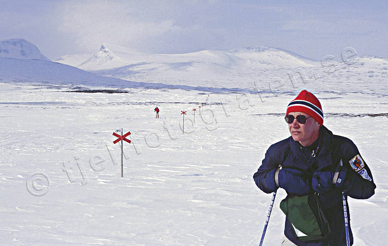 Turåkning i fjällen fjällen, led, skidled, skidor, skidåkning, turåkare, turåkning, uteliv, vinter, vinterled, äventyr