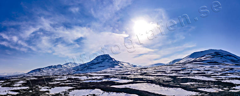 Tväråklumpen och Storsnasen drönarbild, drönarbilder, drönarfoto, flygbild, flygbilder, Flygfoto, flygfoton, Jämtland, Landskap, Storsnasen, tväråklumpen, vår, vårfjäll, vårvinter, årstid, årstider