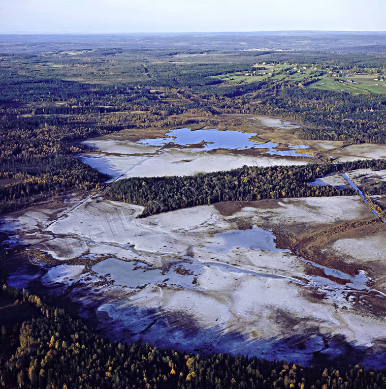 Tysjöarna fågelskyddsområde bleika, blejka, blejkamyr, bleka, drönarbilder, drönarfoto, flygbild, flygbilder, Flygfoto, flygfoton, fågelskyddsområde, Jämtland, kalk, kalklera, kalkrik, Landskap, myr, myrmark, natur, sommar, tysjöarna