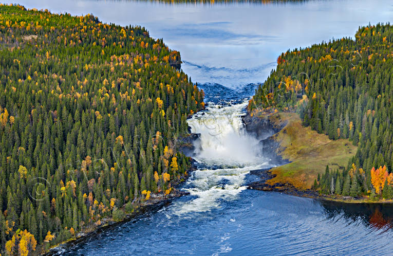 Tännforsen Flygfoto drönarbilder, drönarfoto, fall, flygbild, flygbilder, Flygfoto, flygfoton, fors, Indalsälven, Jämtland, Landskap, sevärdhet, Sevärdheter, turism, turistmål, Tännforsen, vatten, vattenfall, Åreälven