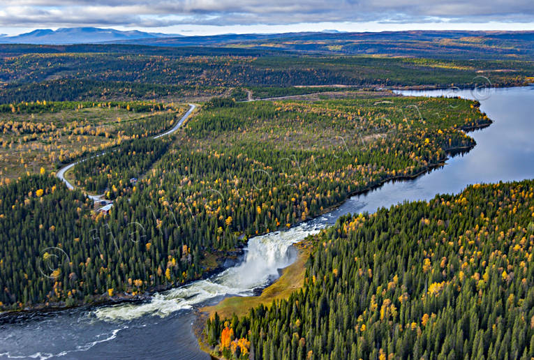 Tännforsen Flygfoto drönarbilder, drönarfoto, fall, flygbild, flygbilder, Flygfoto, flygfoton, fors, Indalsälven, Jämtland, Landskap, sevärdhet, Sevärdheter, turism, turistmål, Tännforsen, vatten, vattenfall, Åreälven