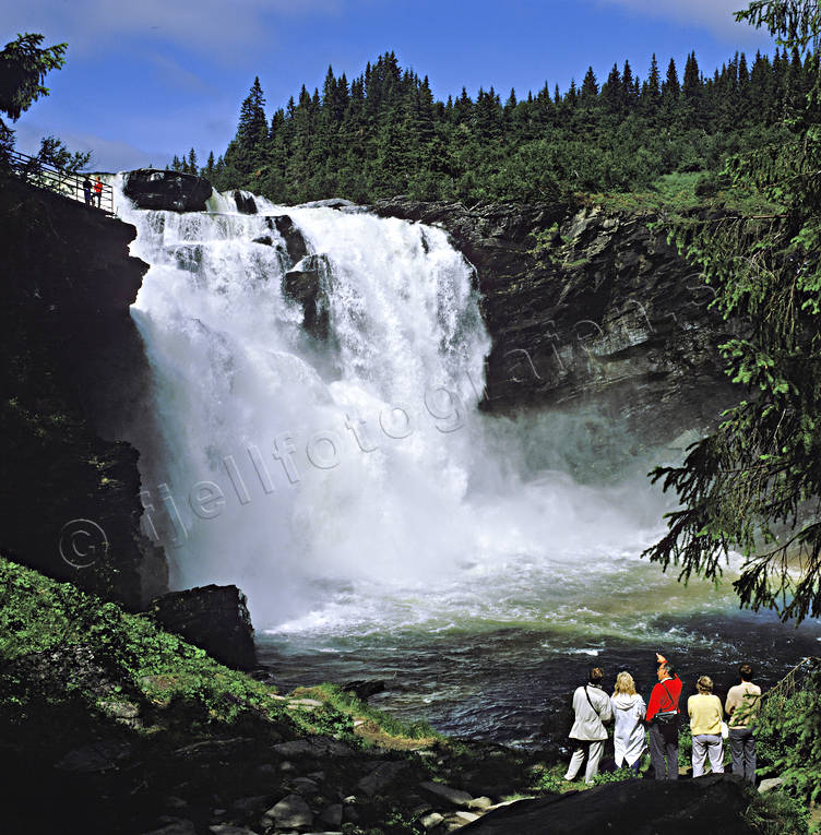 Tännforsen med björnstenen fall, fors, Indalsälven, Jämtland, Landskap, sevärdhet, Sevärdheter, turism, turistmål, Tännforsen, vatten, vattenfall, Åreälven