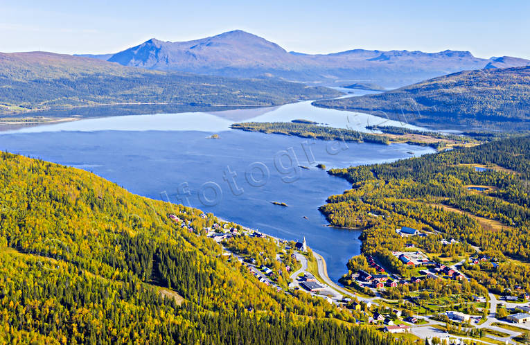 Tärnaby vid sjön Gäuta drönarbilder, drönarfoto, fjällbilder, FJÄLLEN, flygbild, flygbilder, Flygfoto, flygfoton, höst, Juksgaise, Landskap, lappland, Roparnäset, Ryfjället, Ryivegaise, samhällen, Tärnaby
