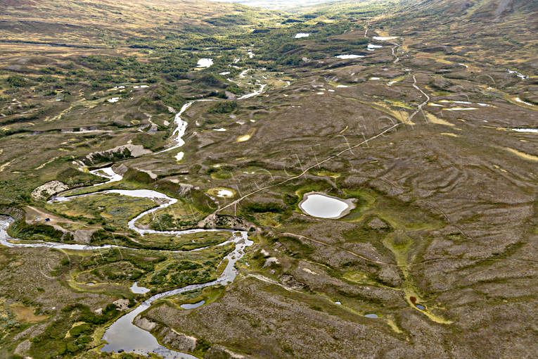 Ulvån Flygfoto drönarbild, drönarbilder, drönarfoto, flygbild, flygbilder, Flygfoto, flygfoton, höst, Jämtland, Landskap, Stor-Ulvån, Ulvån, vandringsled