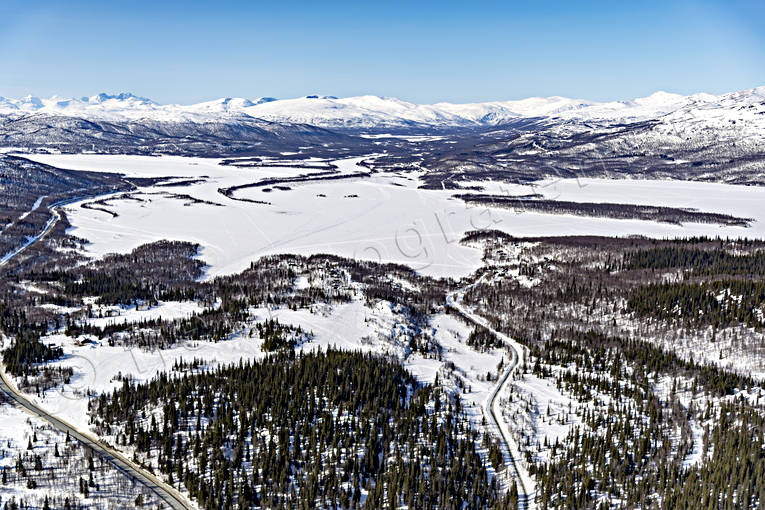 Umeälven mot Hemavan drönarbilder, drönarfoto, flygbild, flygbilder, Flygfoto, flygfoton, Konäset, Laisholm, Landskap, lappland, Umeälven, vinter, Västansjön