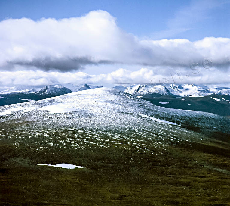 Utsikt mot Gåsen och Sylarnamassiven drönarbilder, drönarfoto, fjäll, flygbild, flygbilder, Flygfoto, flygfoton, Gåsen, höst, Jämtland, Landskap, Storulvån, Svenska Fjällen, sylarna, Sylarnamassiven