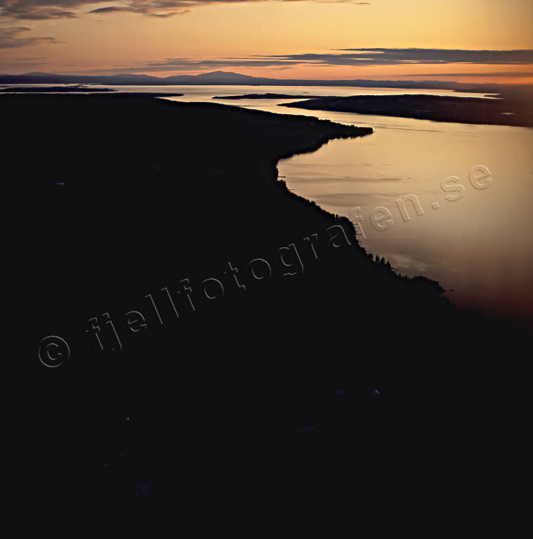 Vallsundet i kvällsljus drönarbilder, drönarfoto, flygbild, flygbilder, Flygfoto, flygfoton, Jämtland, kvällsljus, Landskap, Marieby, solnedgång, sommar, Vallsundet, Åreskutan
