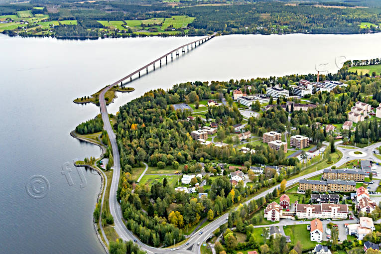 Vallsundsbron Frösö strand drönarbilder, drönarfoto, flygbild, flygbilder, Flygfoto, flygfoton, Frösö Strand, Frösödal, Frösön, höst, Jämtland, samhällen, vallaleden, Vallsundsbron