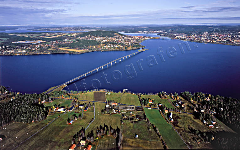 Vallsundsbron Frösön Östersund bro, broar, drönarbilder, drönarfoto, flygbild, flygbilder, Flygfoto, flygfoton, Frösön, höst, Jämtland, Knytta, Landskap, Storsjön, städer, Vallsundet, Vallsundsbron, Östersund