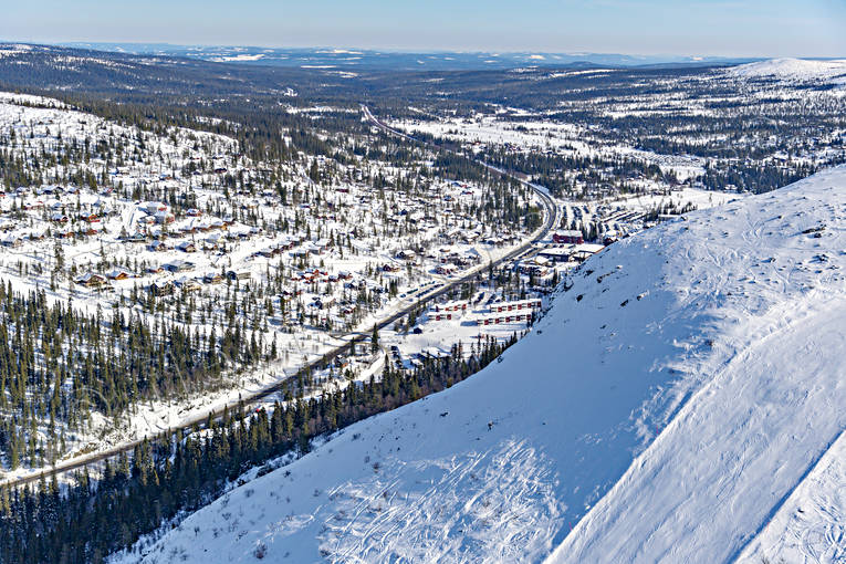 Vemdalsskalet Flygfoto anläggningar, drönarbilder, drönarfoto, flygbild, flygbilder, Flygfoto, flygfoton, Härjedalen, skidanläggning, skidbackar, skidort, Vemdalsskalet, vinter